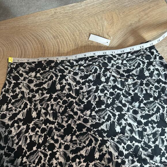 Madewell Women's Side-Slit Midi Skirt in Floral Crepe Black and White 8 NEW - Picture 12 of 13